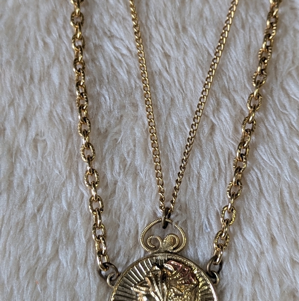 Vintage Goldtone Double Strand Roman Medallion And Oval Locket Pendant Necklace - Picture 6 of 8